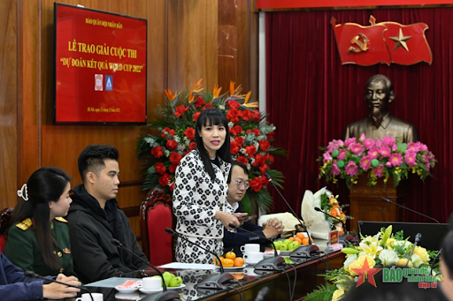 Bà Nguyễn Mỹ Trang, Phó giám đốc Công ty TNHH Quảng cáo và Giải trí Mỹ Thanh, đại diện đơn vị tài trợ